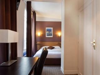 Hotel Du Lion D'or Louvre París